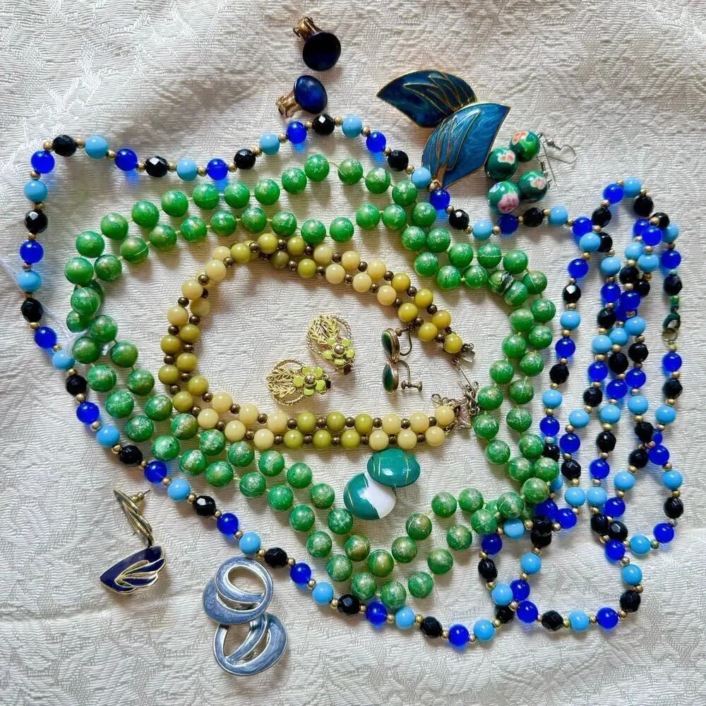 Vintage 12 necklace